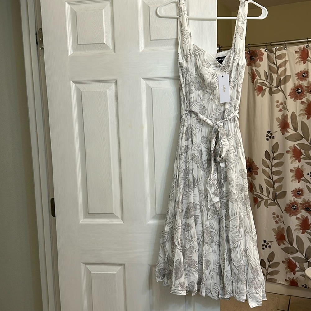 Red Dress boutique dress never worn NWT size large